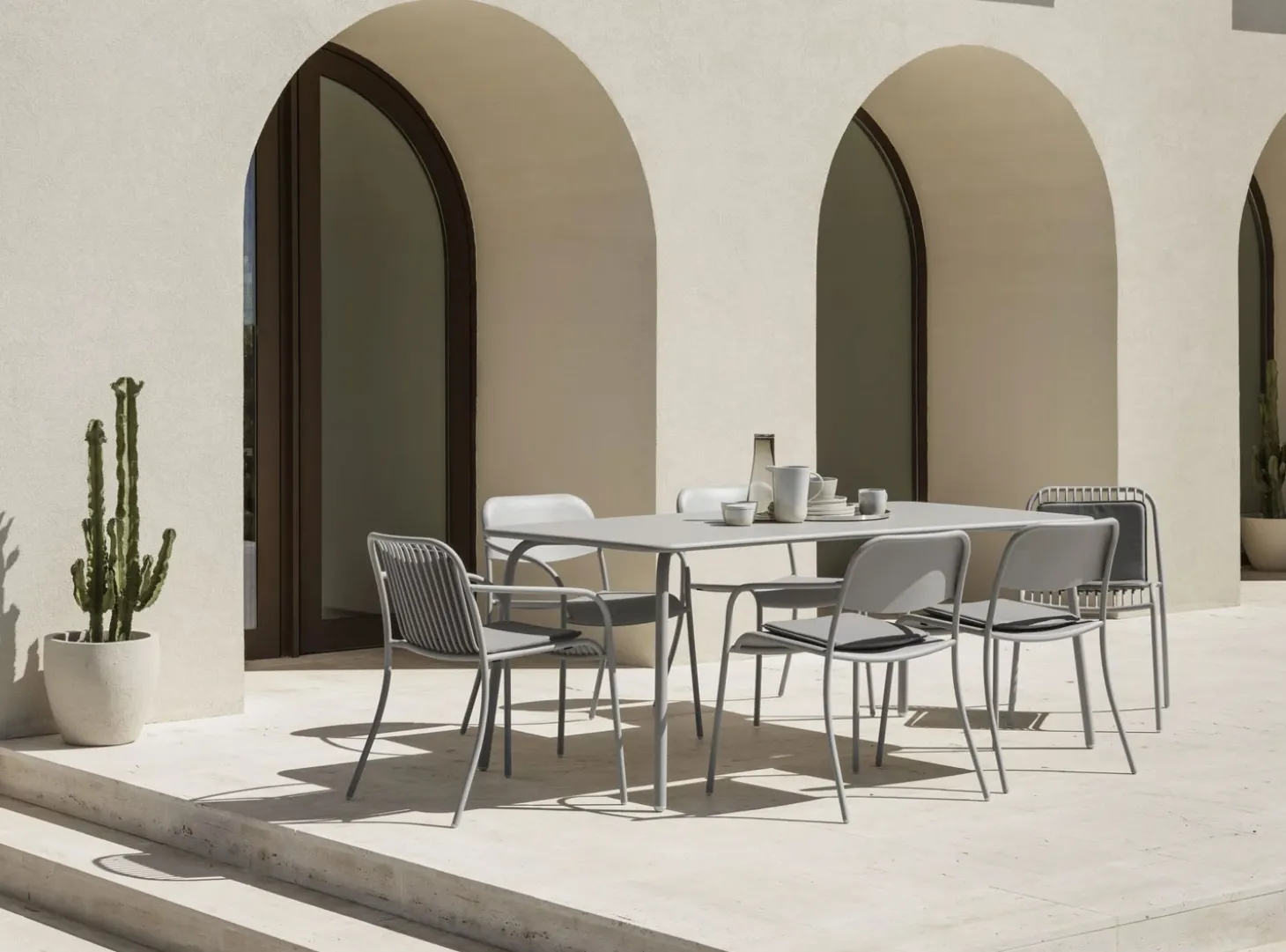 Blomus - Armchair - YUA - Silk Grey