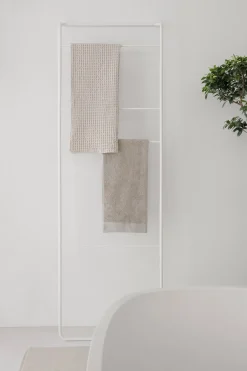 Blomus - Bath Towel - Black - RIVA