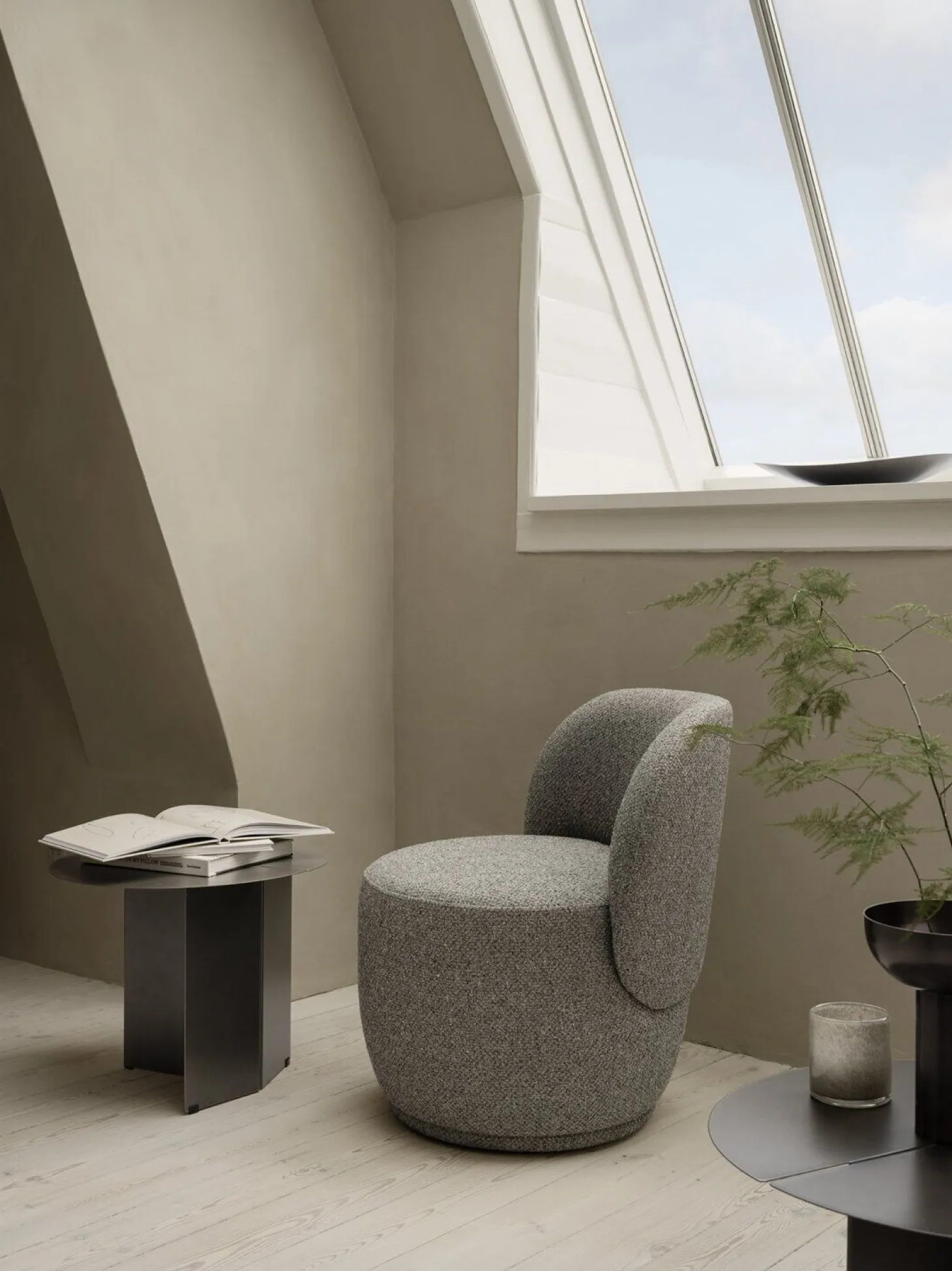 Blomus - Bowl, M - ONDEA - Burned Metal, metallic finish