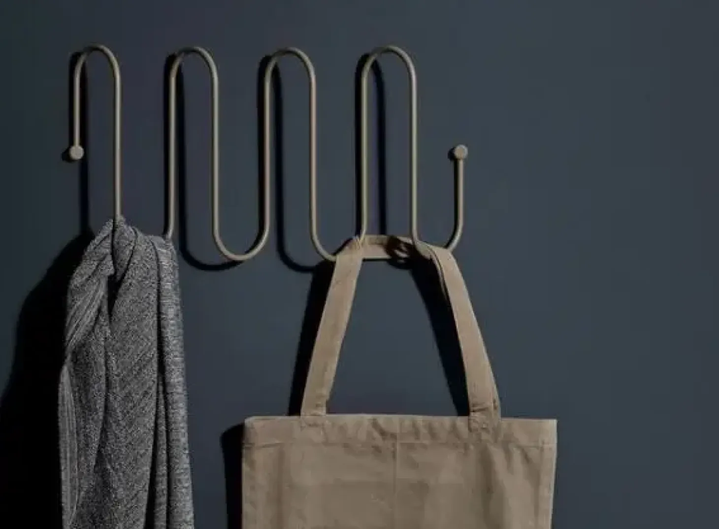 Blomus - CURL knagerække L - Nomad