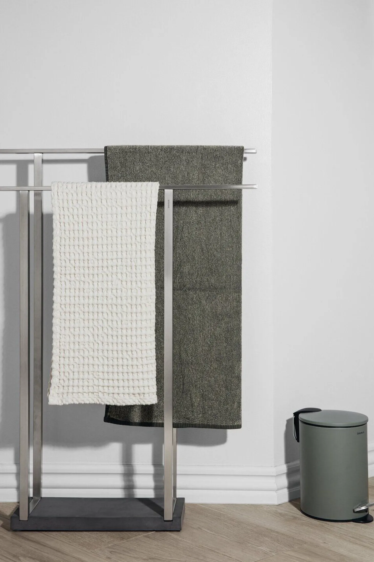 Blomus - Towel stand - matt - MENOTO