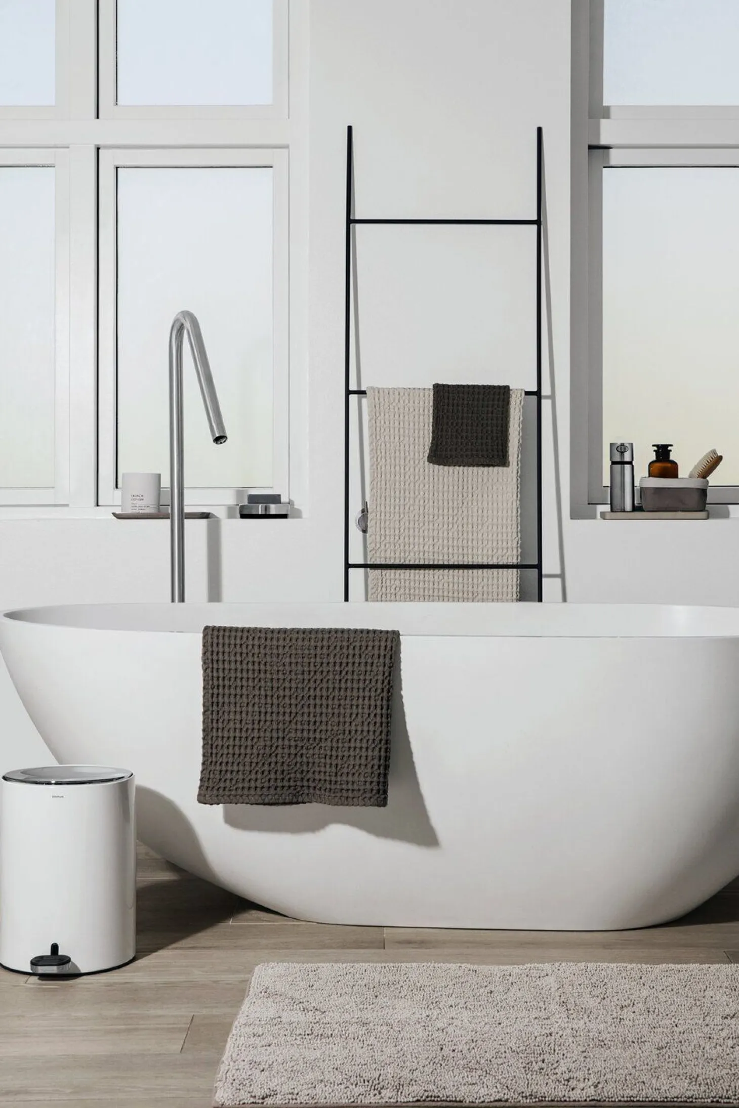 Blomus - Tray - Moon - ARA