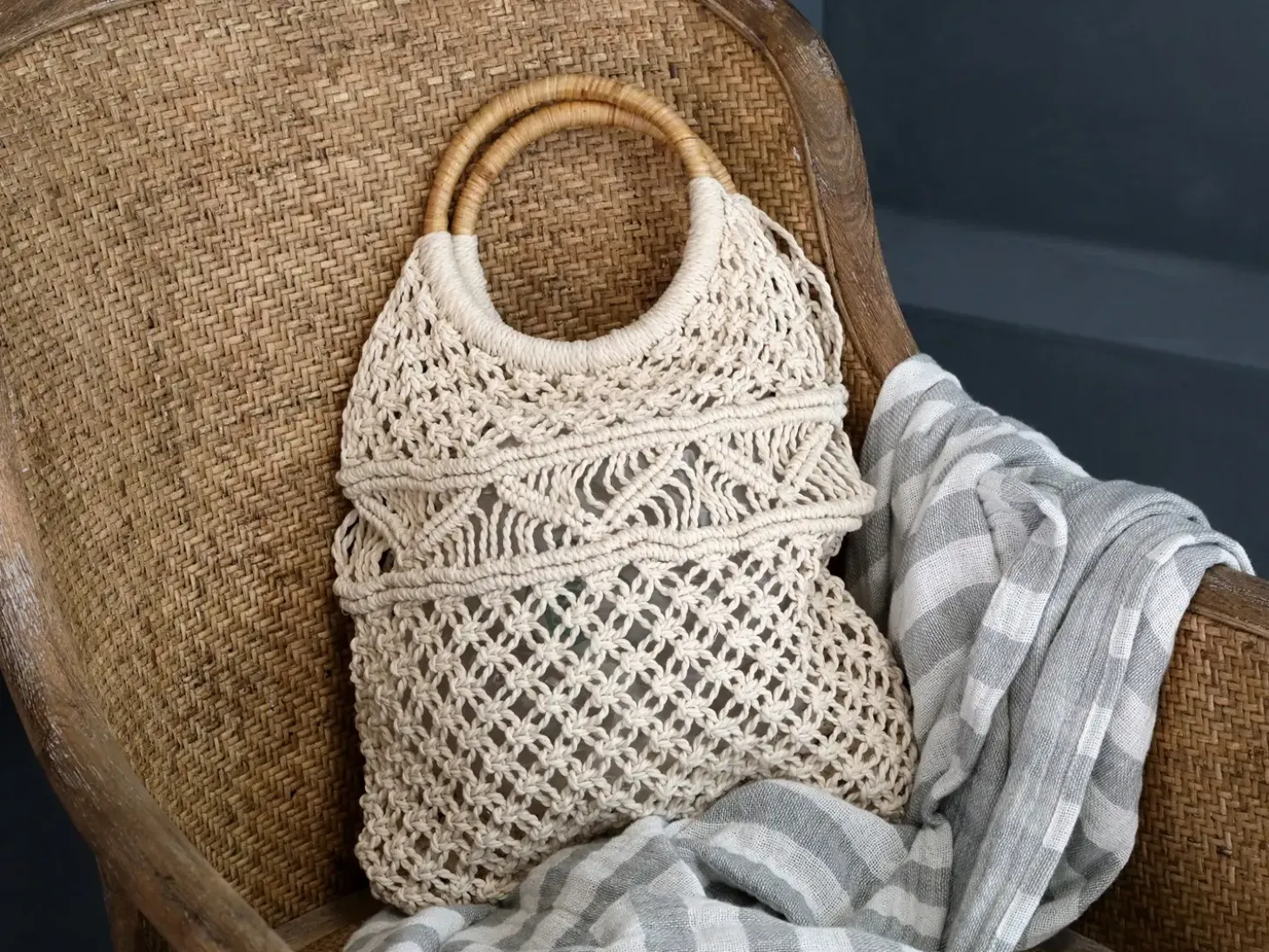 Chic Antique - Gammel fransk stol med flet - Natur