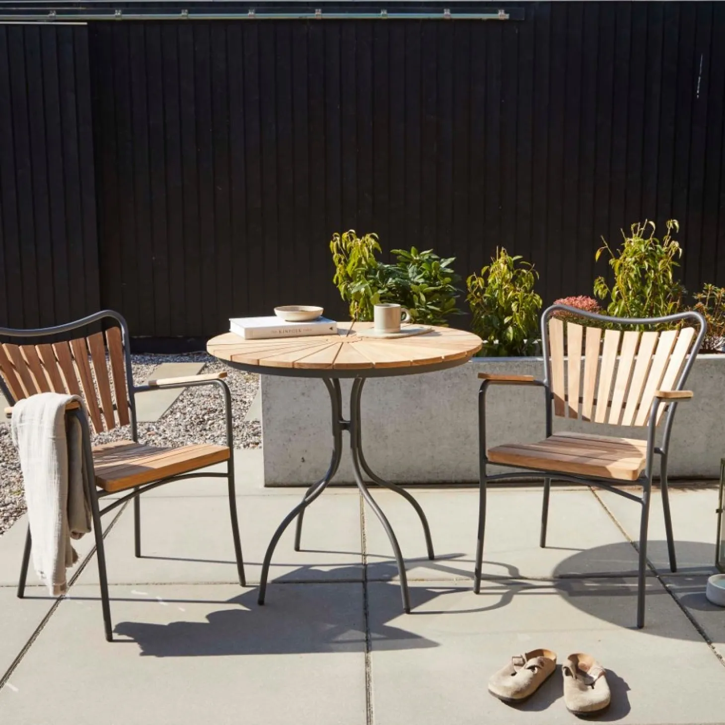Cinas - Havebord - Ellen cafebord Ø80cm antracit/teak