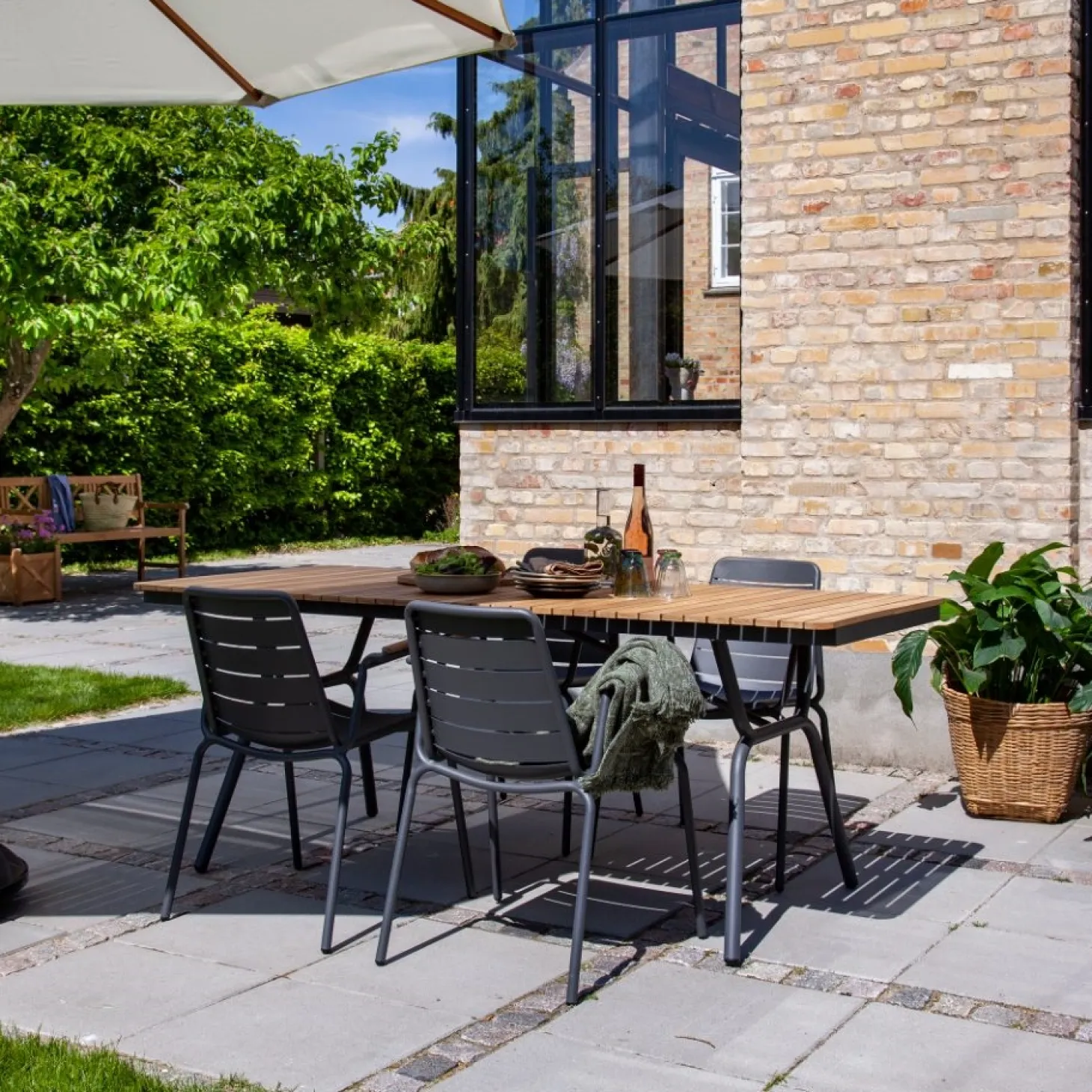 Cinas - Havebord - Parc bord i teak med antracitgrå stel