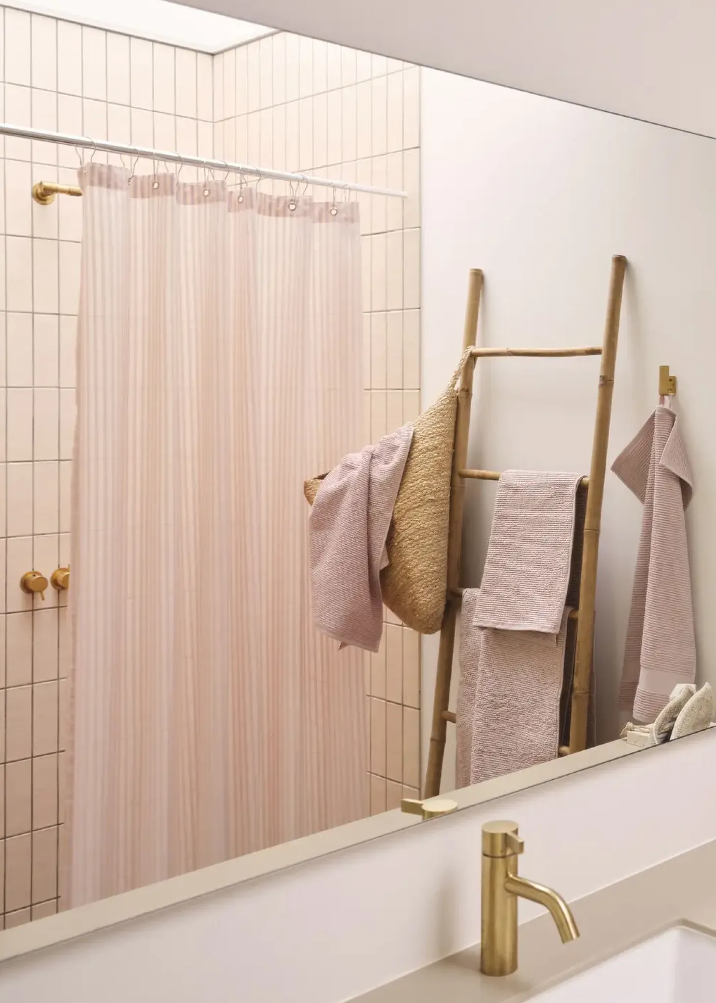 Compliments - Badeforhæng - Lines shower curtain w/eyelets 220 cm - Rose