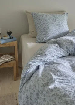 Compliments - Blossom Bed Linen - 140x220/60x63 cm - Dusty blue