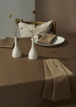 Compliments - Confetti Damask Table Cloth 150x350 cm - Valnød