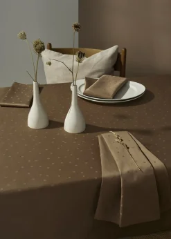 Compliments - Confetti Damask Table Cloth 150x250 cm - Valnød
