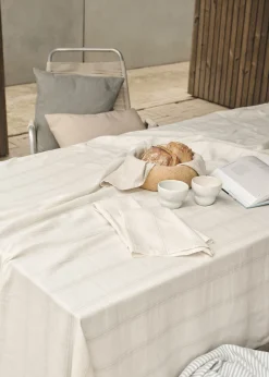 Compliments - Dug - Brise Table Cloth 200x200 cm - Grøn
