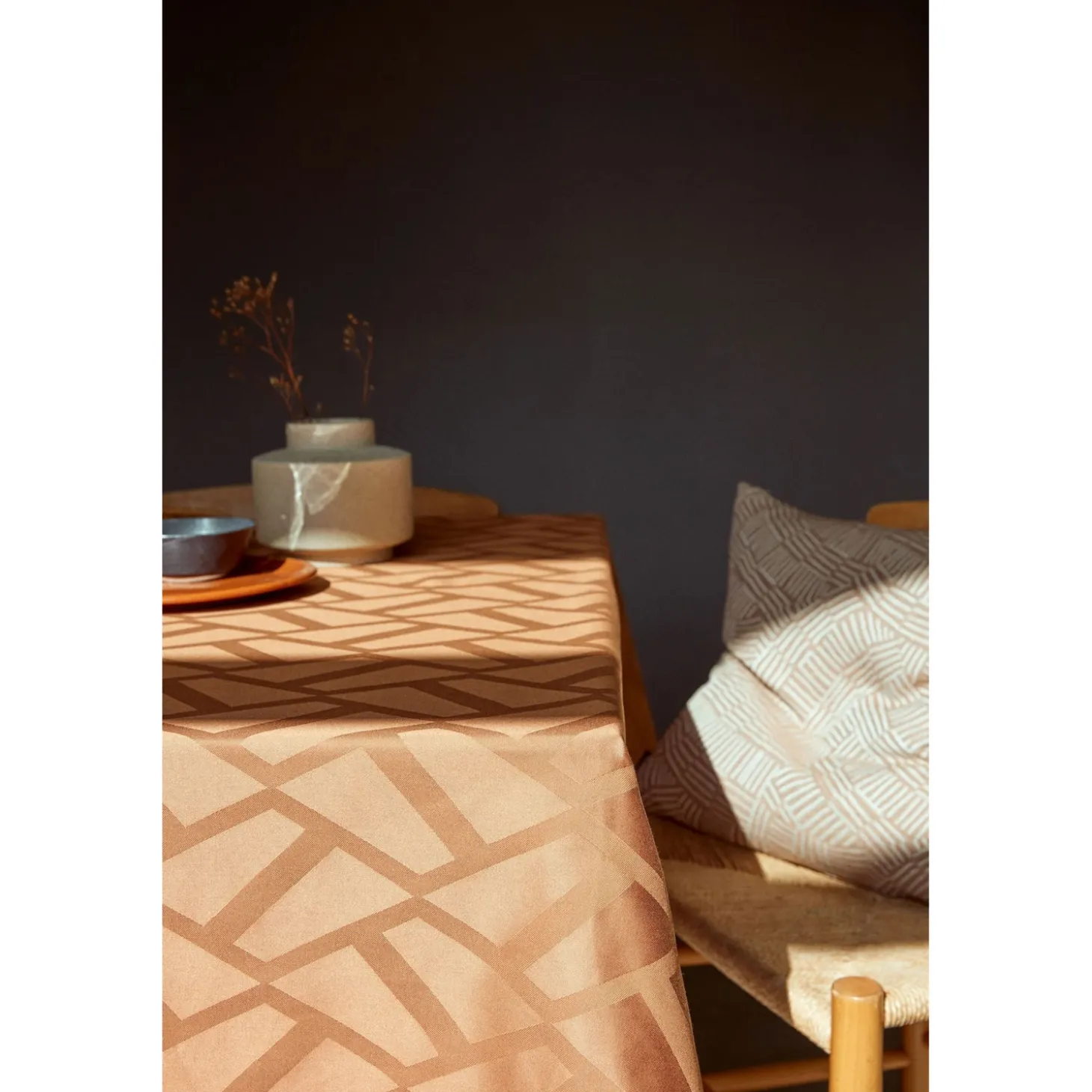 Compliments - Dug - Ice Damask 160x320 cm - Rust