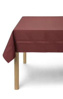 Compliments - Dug - Tile Damask Table Cloth 150x 350 cm - Vinrød
