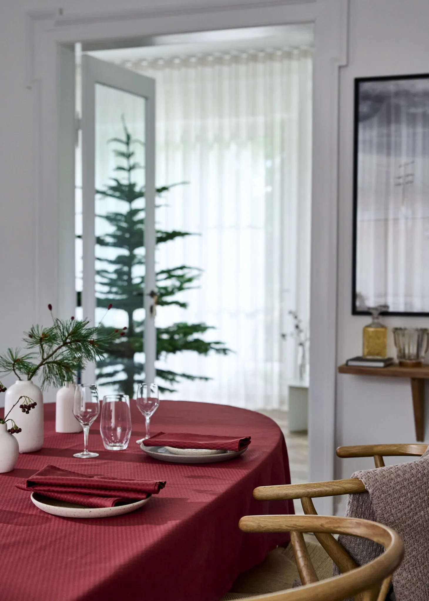 Compliments - Dug - Tile Damask Table Cloth 150x 250 cm - Vinrød