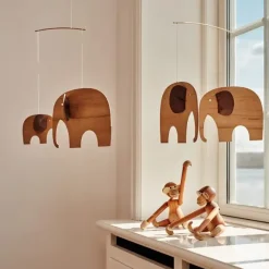 Flensted hanging art - Elefantkomsammen mobile - Teak