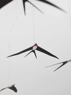 Flensted hanging art - Svale mobile 5 - (5 svaler)