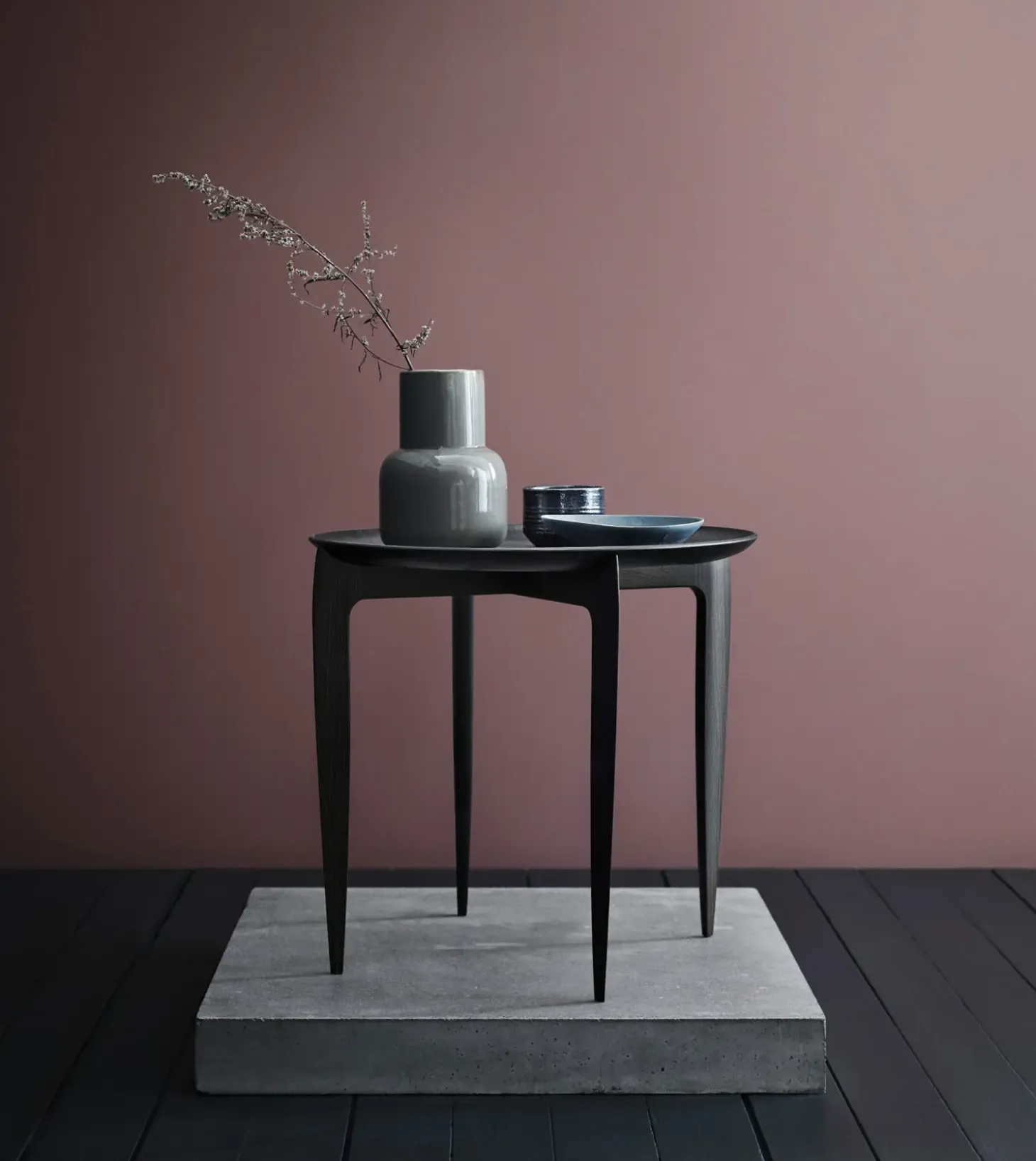 Fritz Hansen - bakkebord - Tray Table - sort - Ø 45 cm