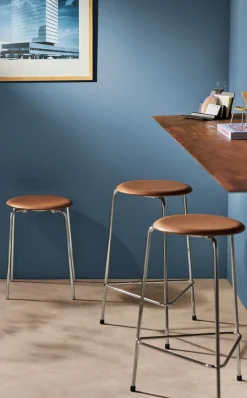 Fritz Hansen - Barstol - High Dot™ Counter stool 4-legs - walnut veneer, chromed steel