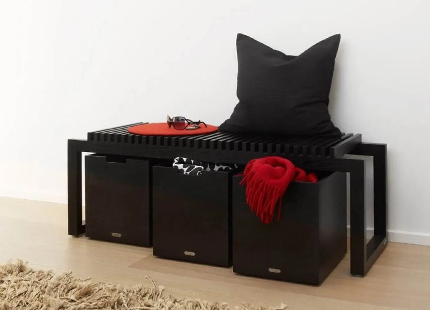 Fritz Hansen - Cutter Bænk - Sort - L 120 cm