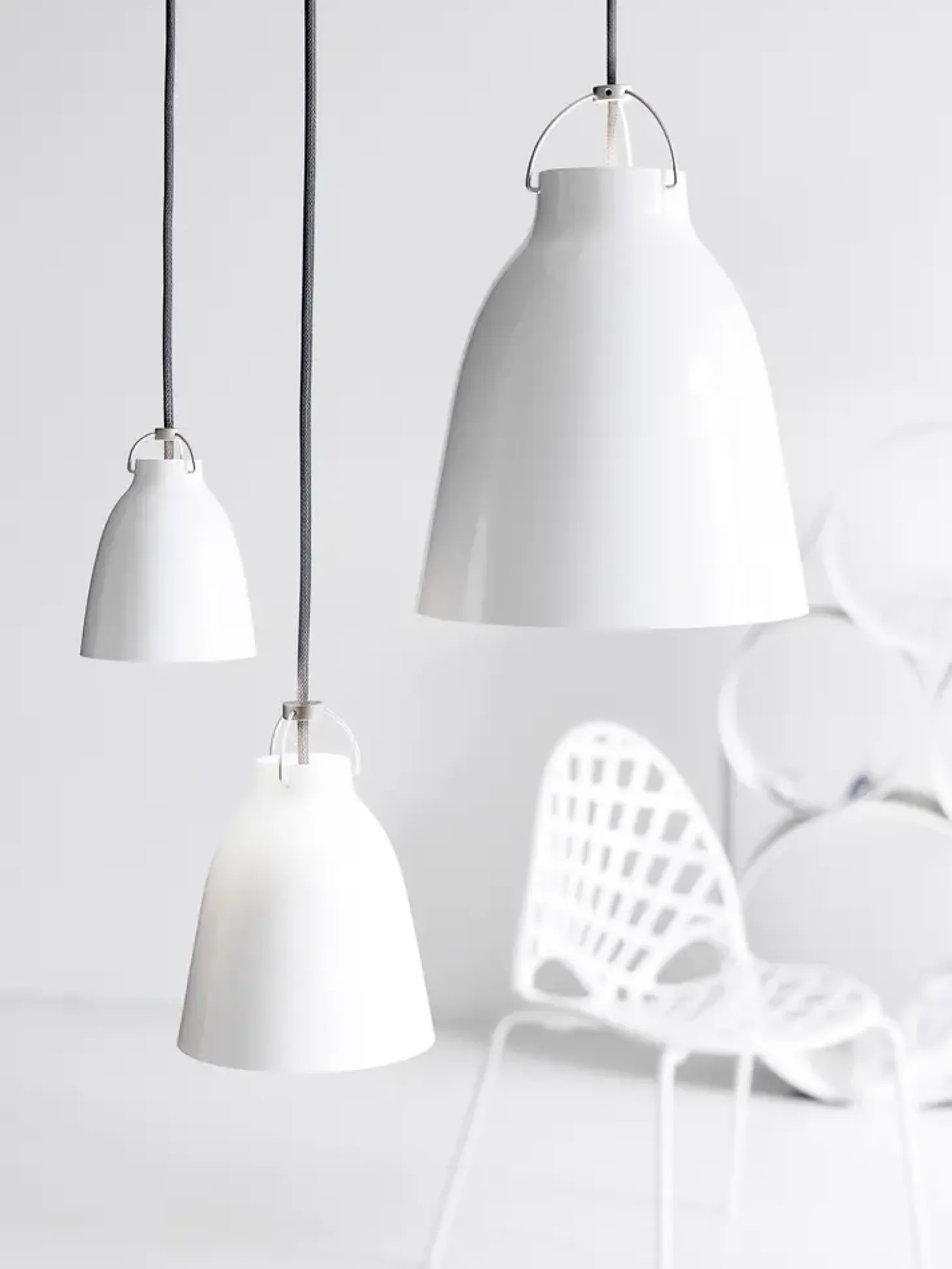 Fritz Hansen - Loftlampe - Caravaggio - Hvid - P2 Medium - Grå ledning 3m