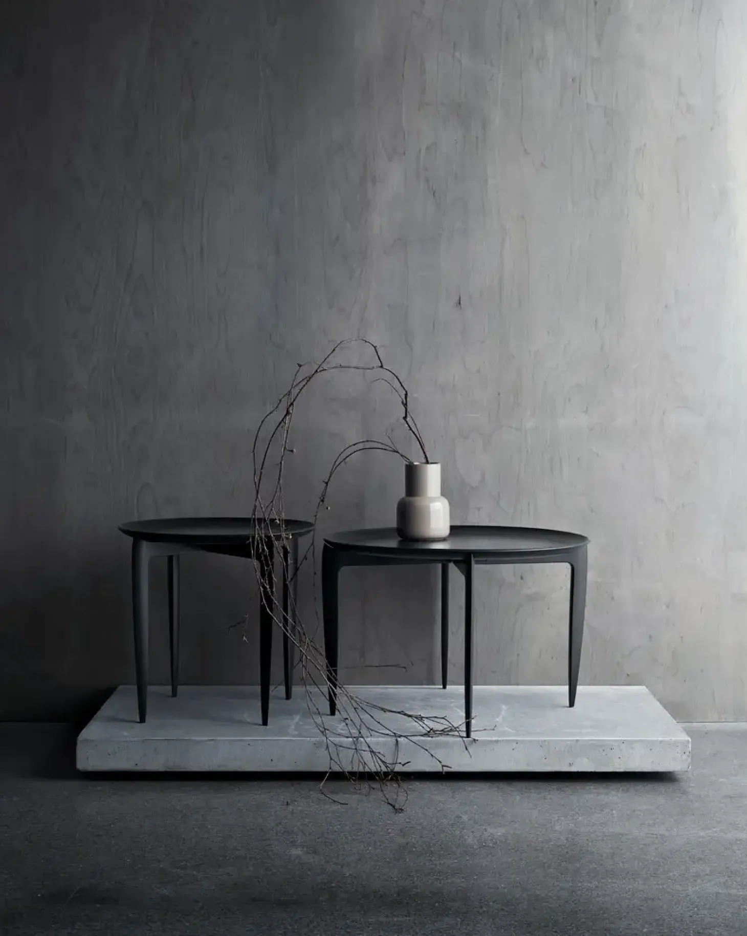 Fritz Hansen - Tray Table Large - sort - Ø 60 cm