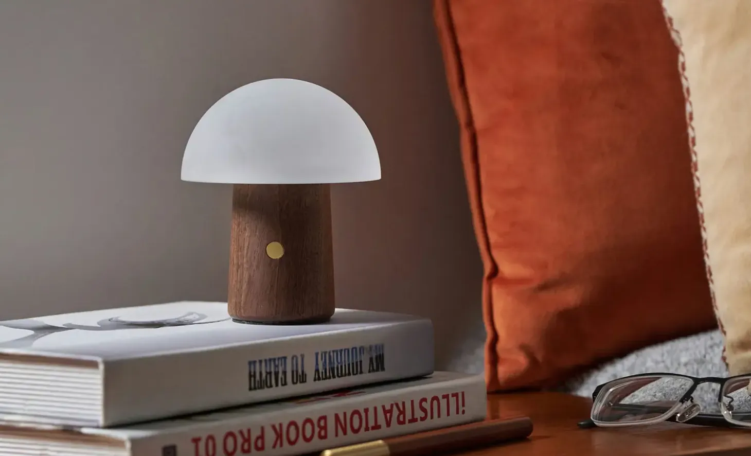 Gingko - Alice Mushroom Lamp - Mini - Valnød - 13x10 cm