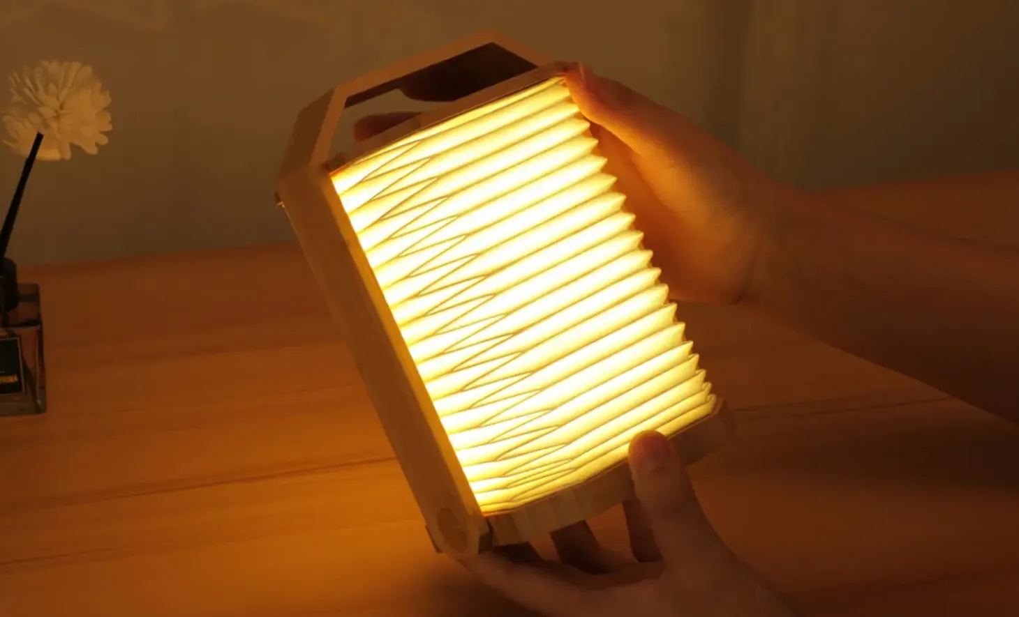 Gingko - Smart Origami Lamp - Bamboo
