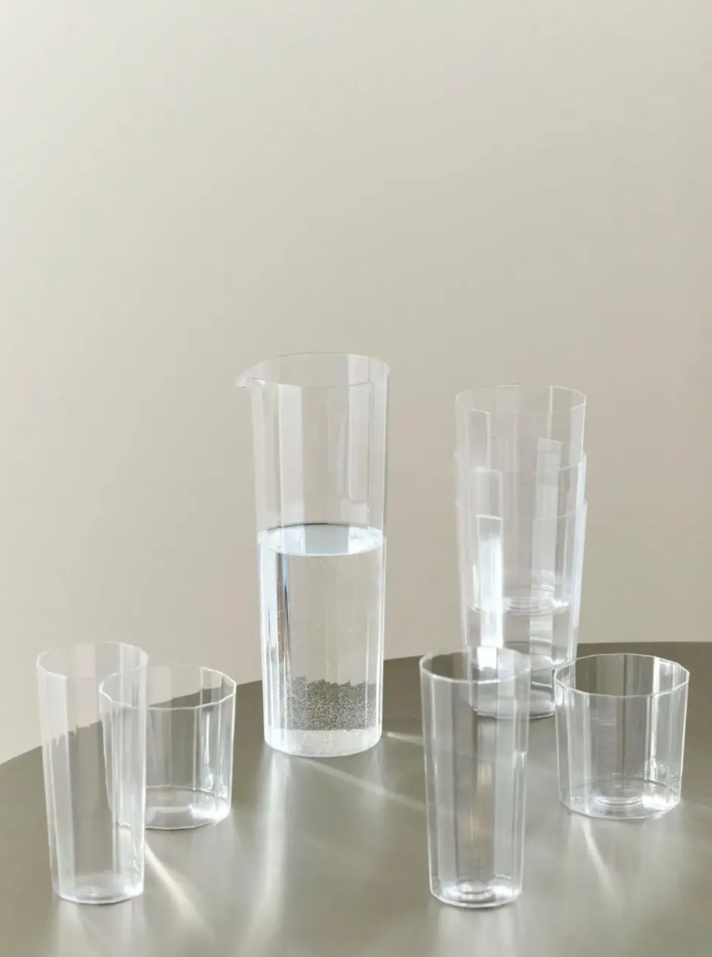 Hay - Angle Carafe - 0,9 litre - Clear