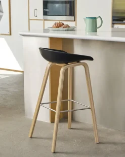 HAY - Barstol - AAS 32 - About A Stool - Hvid 2.0 - Ben: lakeret Eg - Lav model, H65