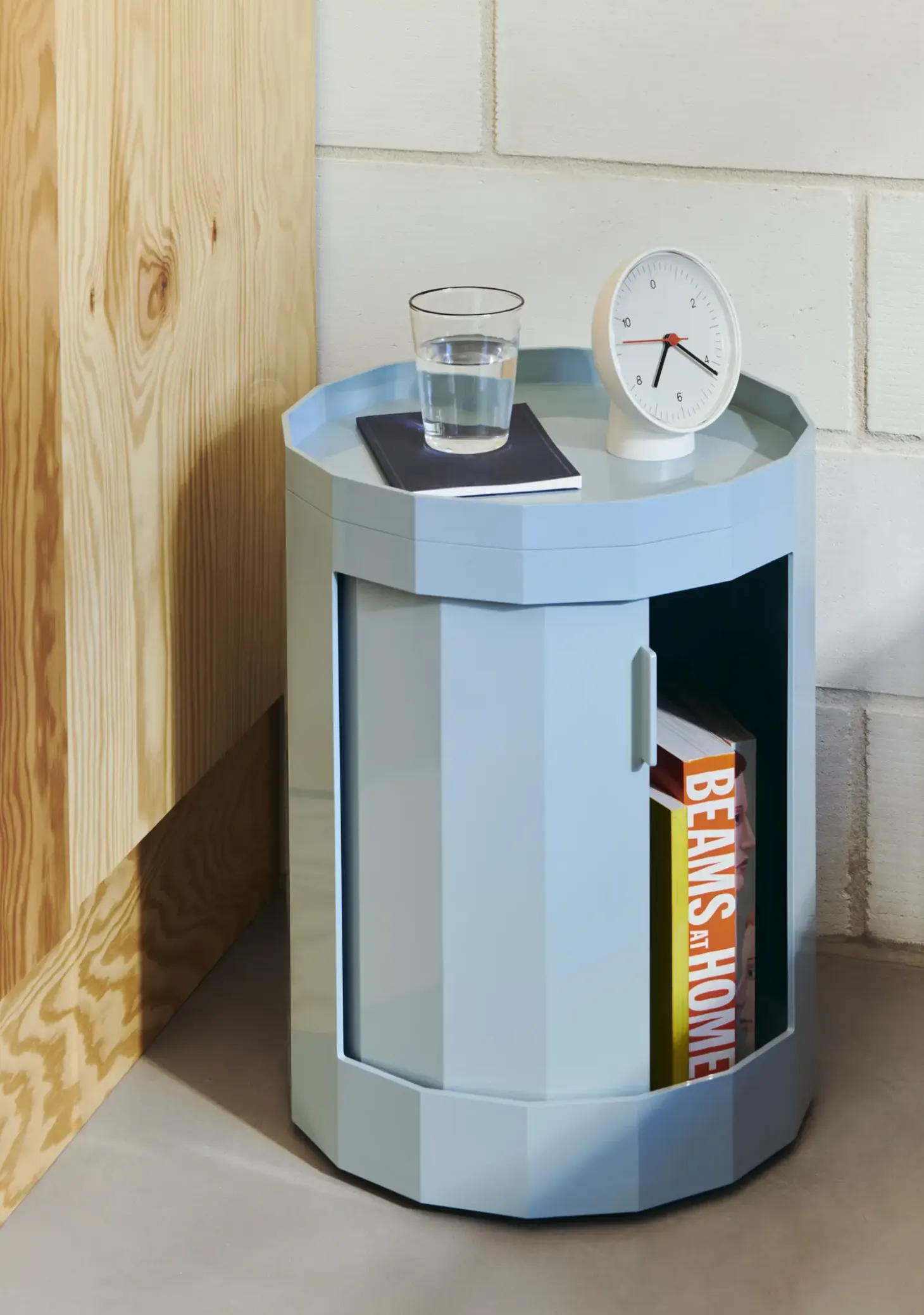 Hay - Facet Cabinet - Low - Eggshell - Hvid - 49 cm - sidebord med hjul