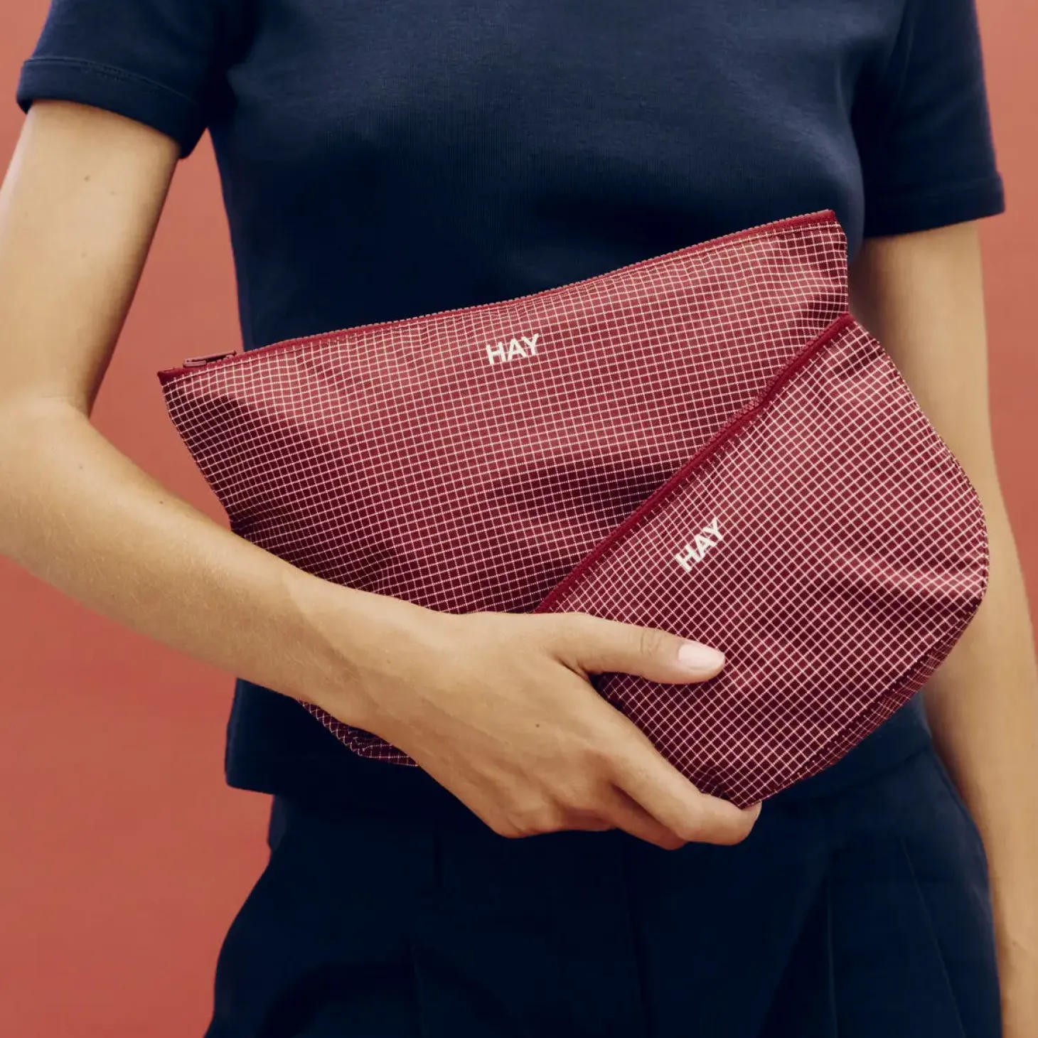 Hay - Grid Pouch - Small - Burgundy