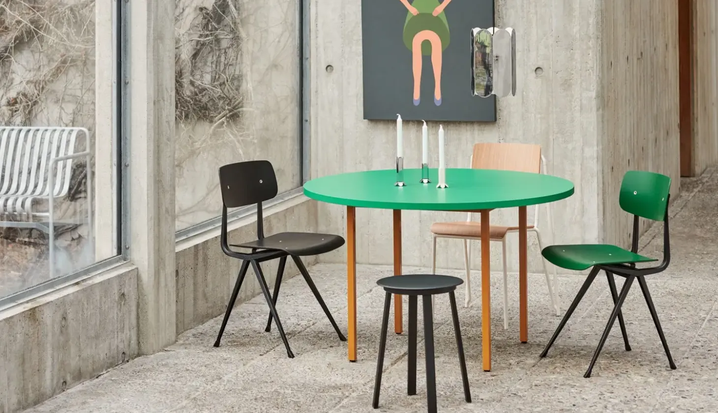 Hay - Rundt Bord ø105 cm - Two-Colour - Mintgrøn bordplade med okker gule ben