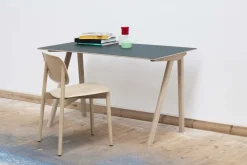 Hay - Skrivebord - CPH90 - Grøn linoleum - Ben i lakeret eg