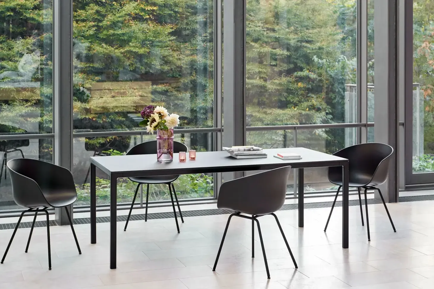 Hay - Stol AAC26 - sort med sorte ben - about a chair AAC 26