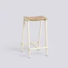 HAY - Taburete 8 Bar Stool - Eggshell - Lacquered Oak Veneer Seat - Lav model 65 cm