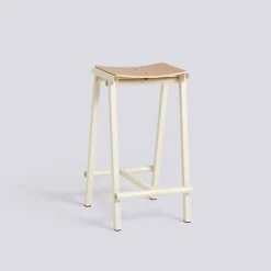 HAY - Taburete 8 Bar Stool - Eggshell - Lacquered Oak Veneer Seat - Lav model 65 cm