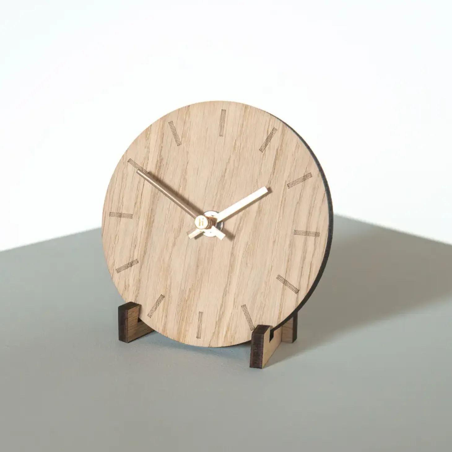 Hemverk - Vægur - Lys Eg - Ø12 cm - Kobber visere