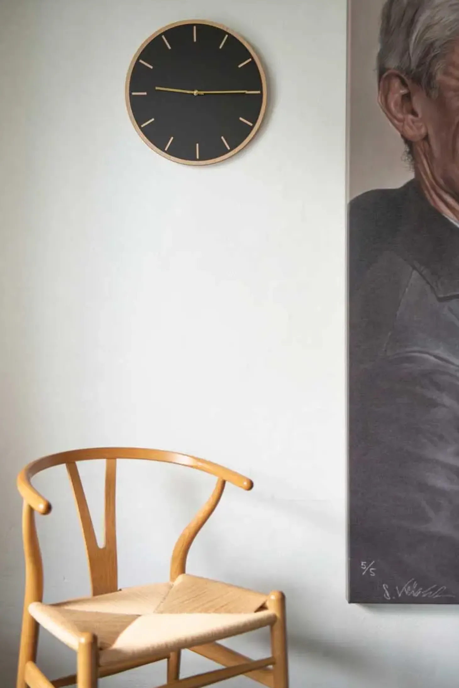 Hemverk - Vægur - Lys Eg/Sort - Guld visere - Ø38 cm