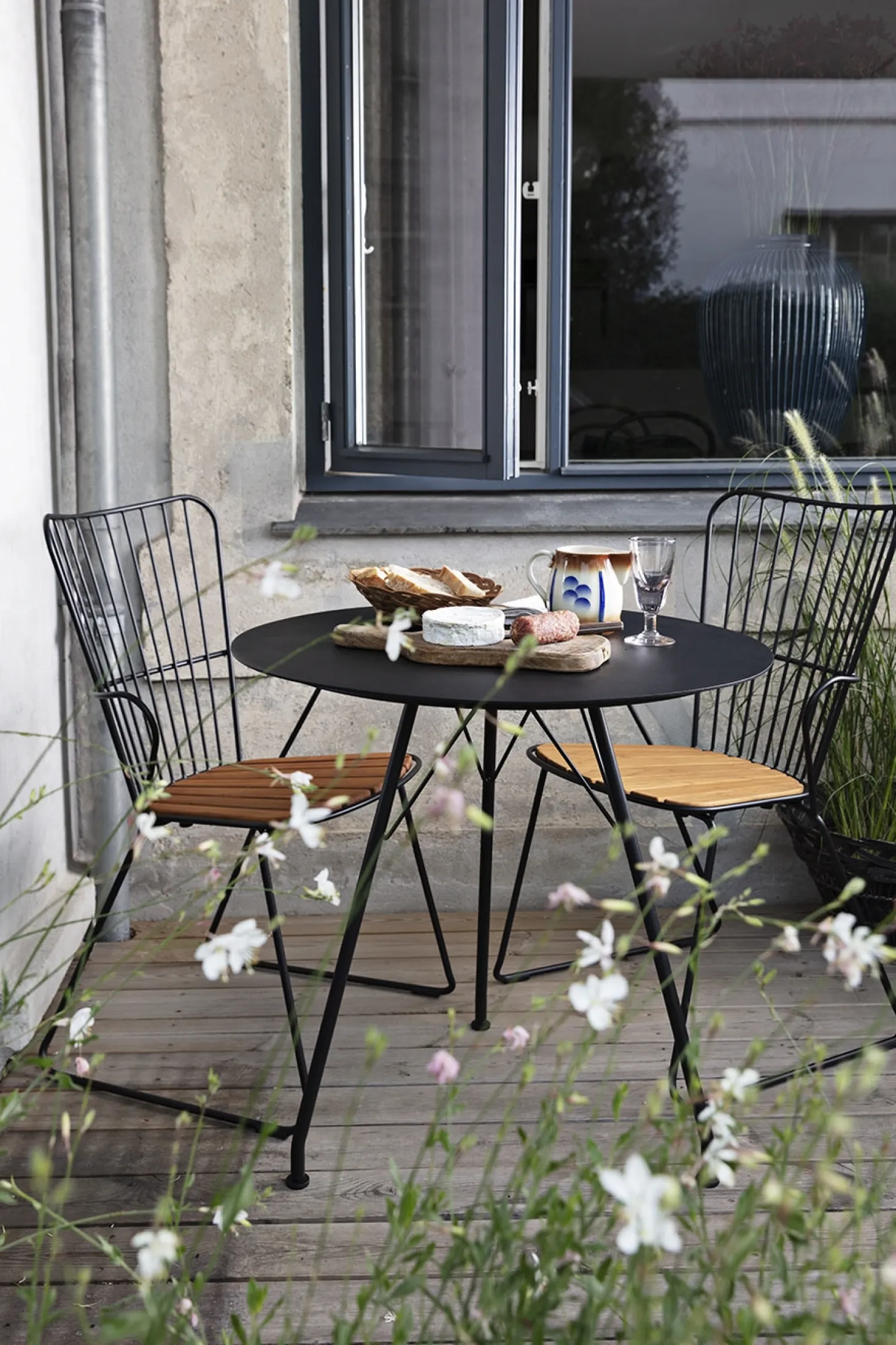 Houe - CIRCUM Café table Ø74 - Black. Frame