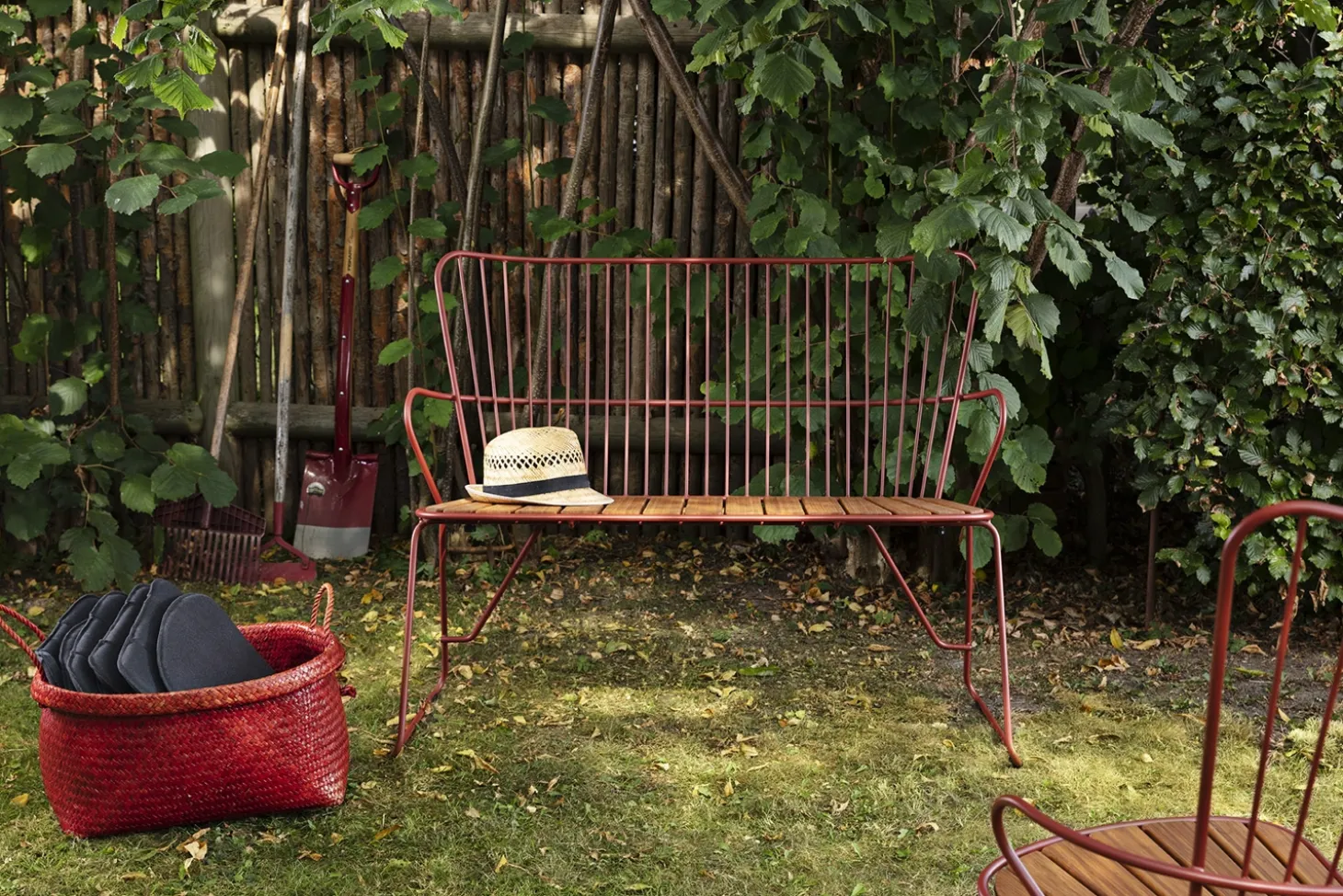 Houe - PAON Bench - Pine green. Seat