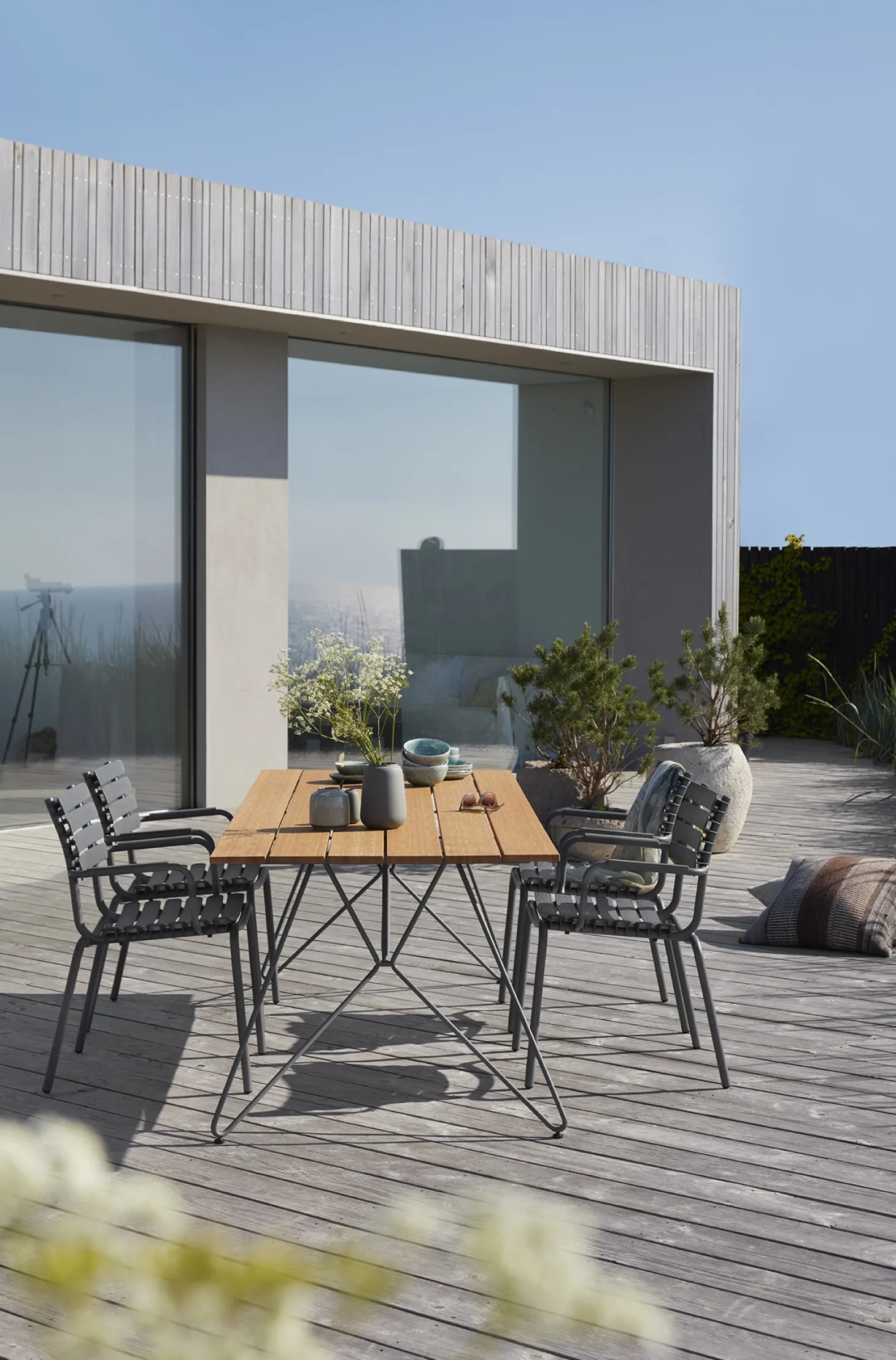 Houe - SKETCH Dining Table. 220x88 cm - Bamboo. Frame