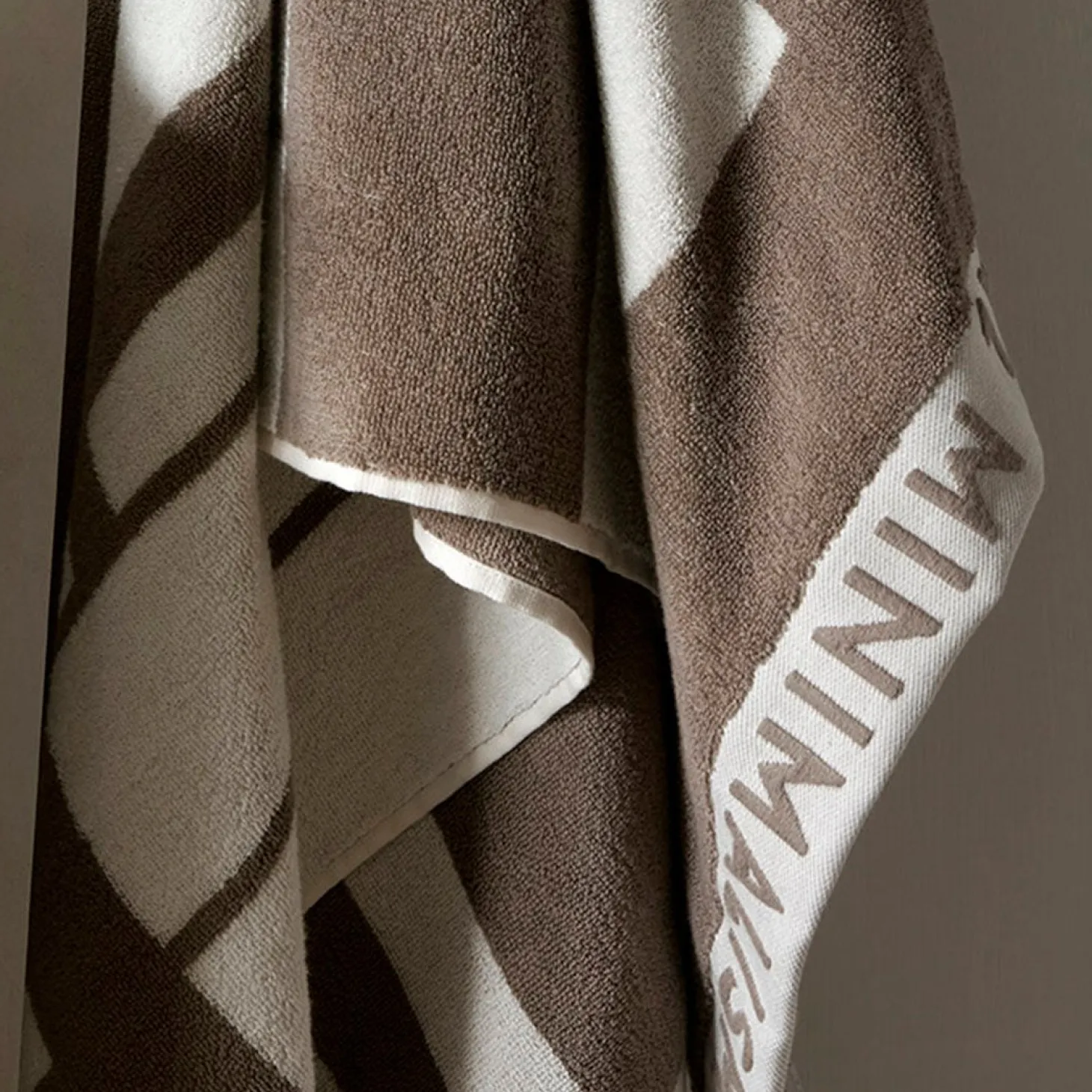 Kristina Dam - Håndklæde - Minimal Towel - Beige - L