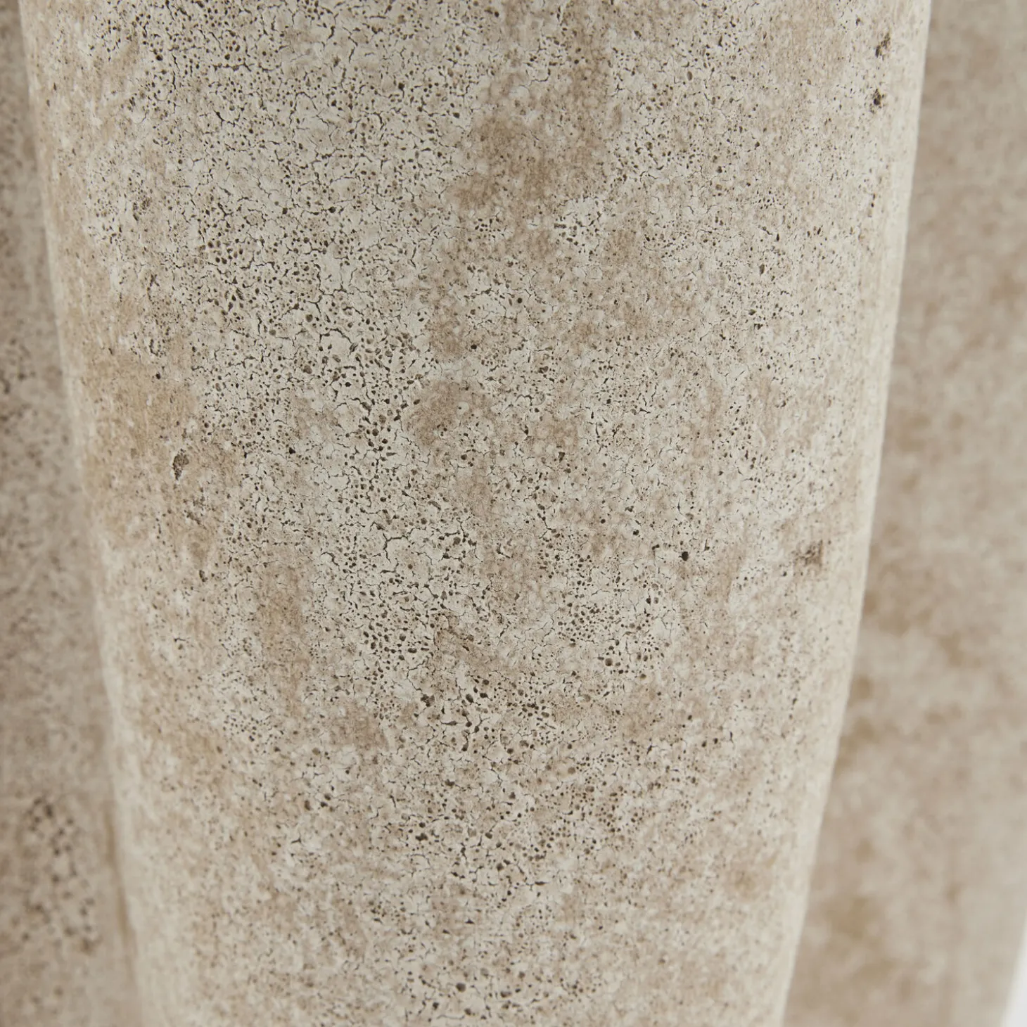 Lene Bjerre - Valina skjuler i stentøj 21x22 cm. sand