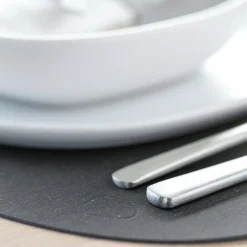 LindDNA - Dækkeserviet - Table mat curve - Core Flecked Anthracite - 37x44 cm