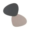 LindDNA - Dækkeserviet curve 37 x 44 cm - vendbar - Bull - Sort og Grå - Warm Grey/Black