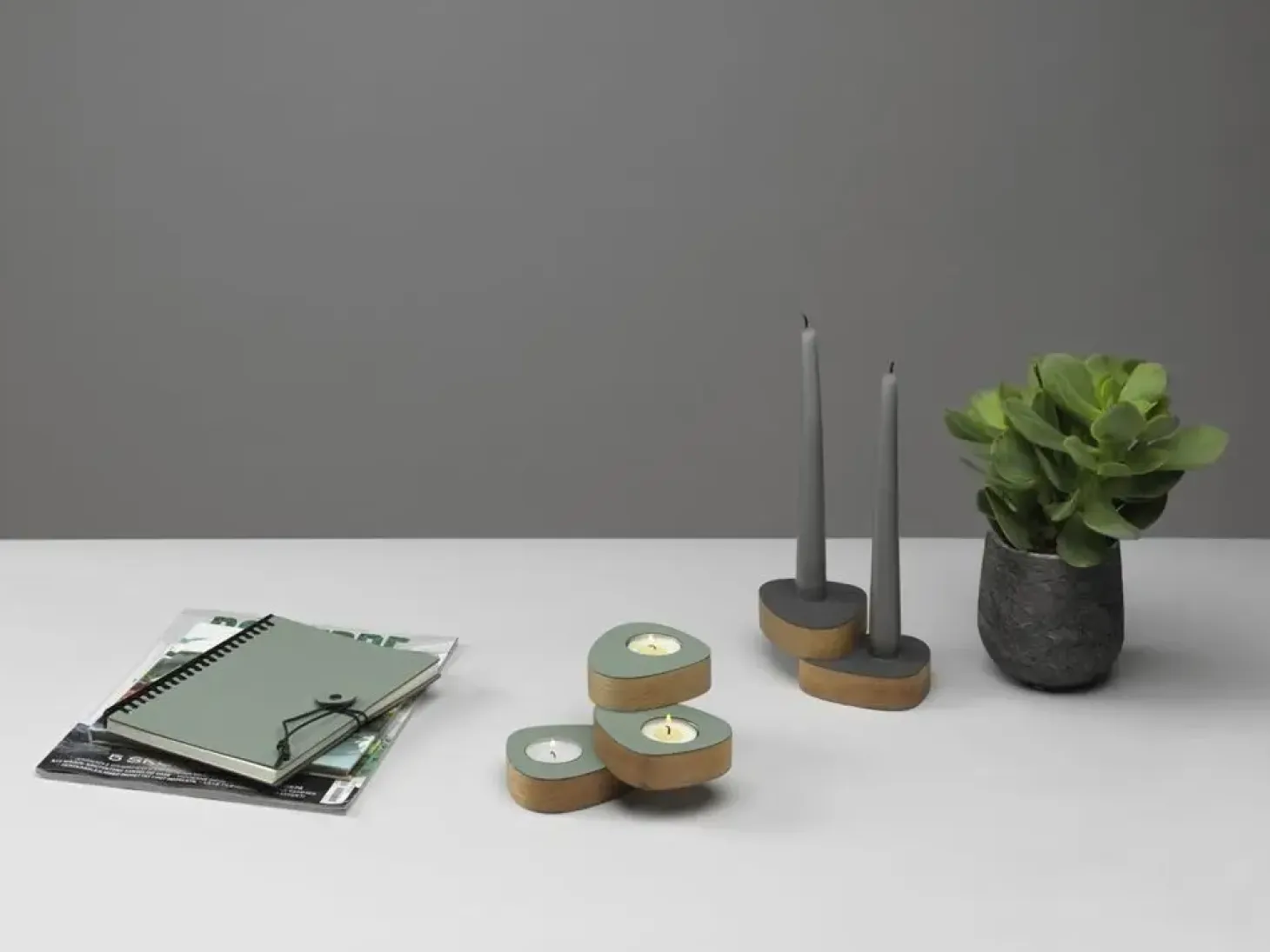 LindDNA lysestage - Curve candle holder nupo metallic/oak (sæt af 2 stk.)