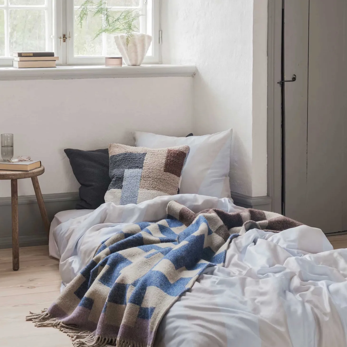 Mette Ditmer - DIAGONAL-sengesæt - Light grey/Sand - W140 x L220 cm