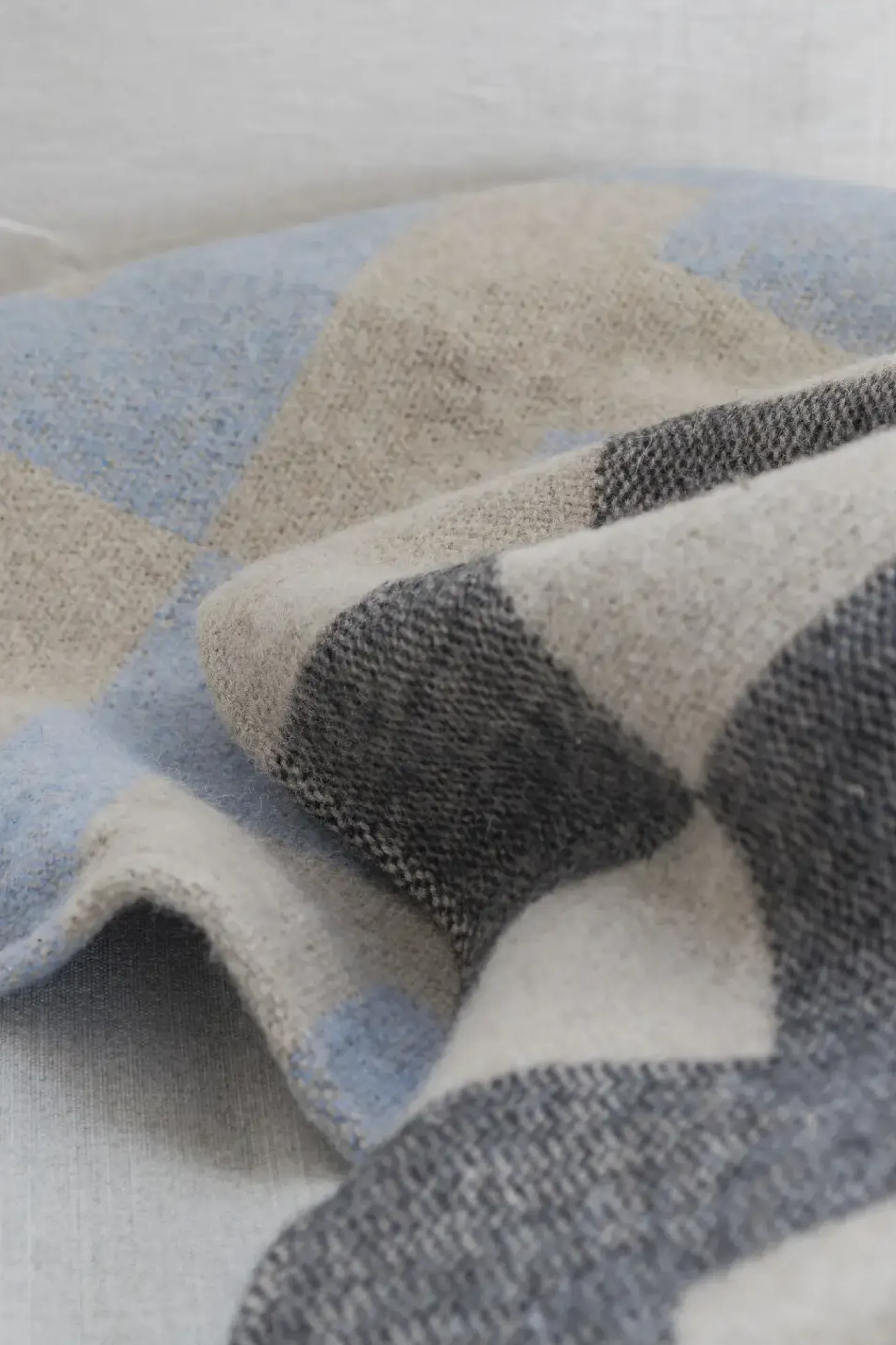 Mette Ditmer - MAZE-plaid - Light blue - W130 x L190 cm