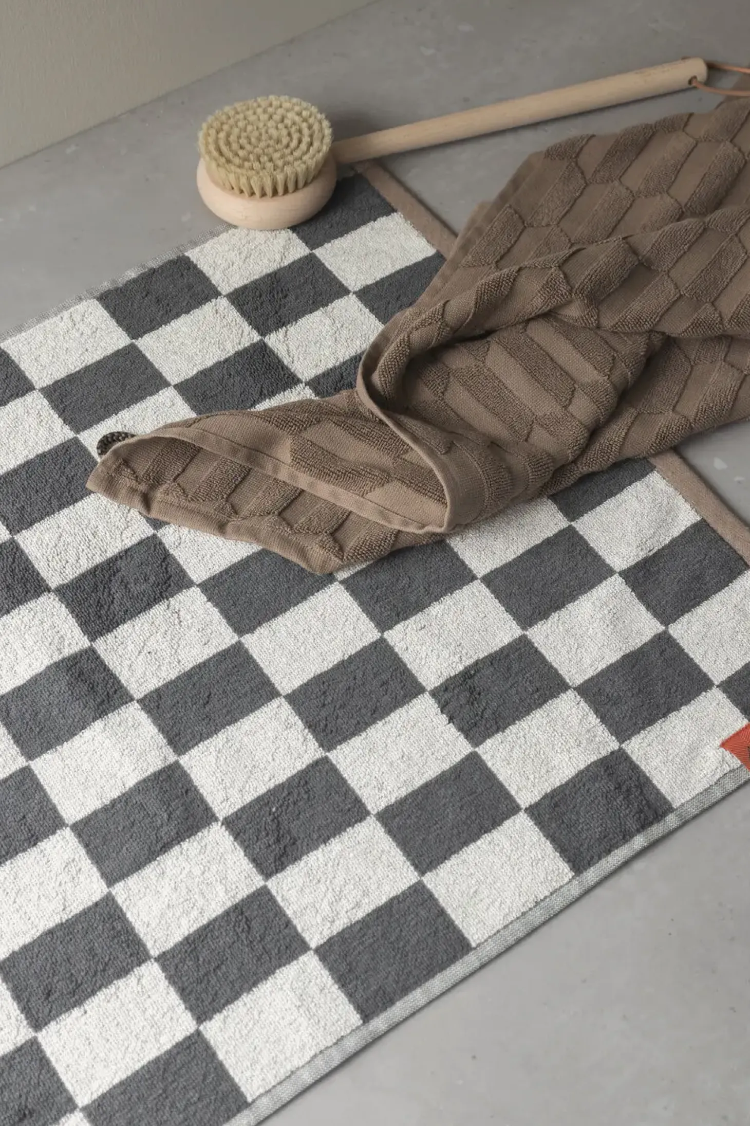 Mette Ditmer - RETRO-bademåtte - Dark grey - W50 x L80 cm