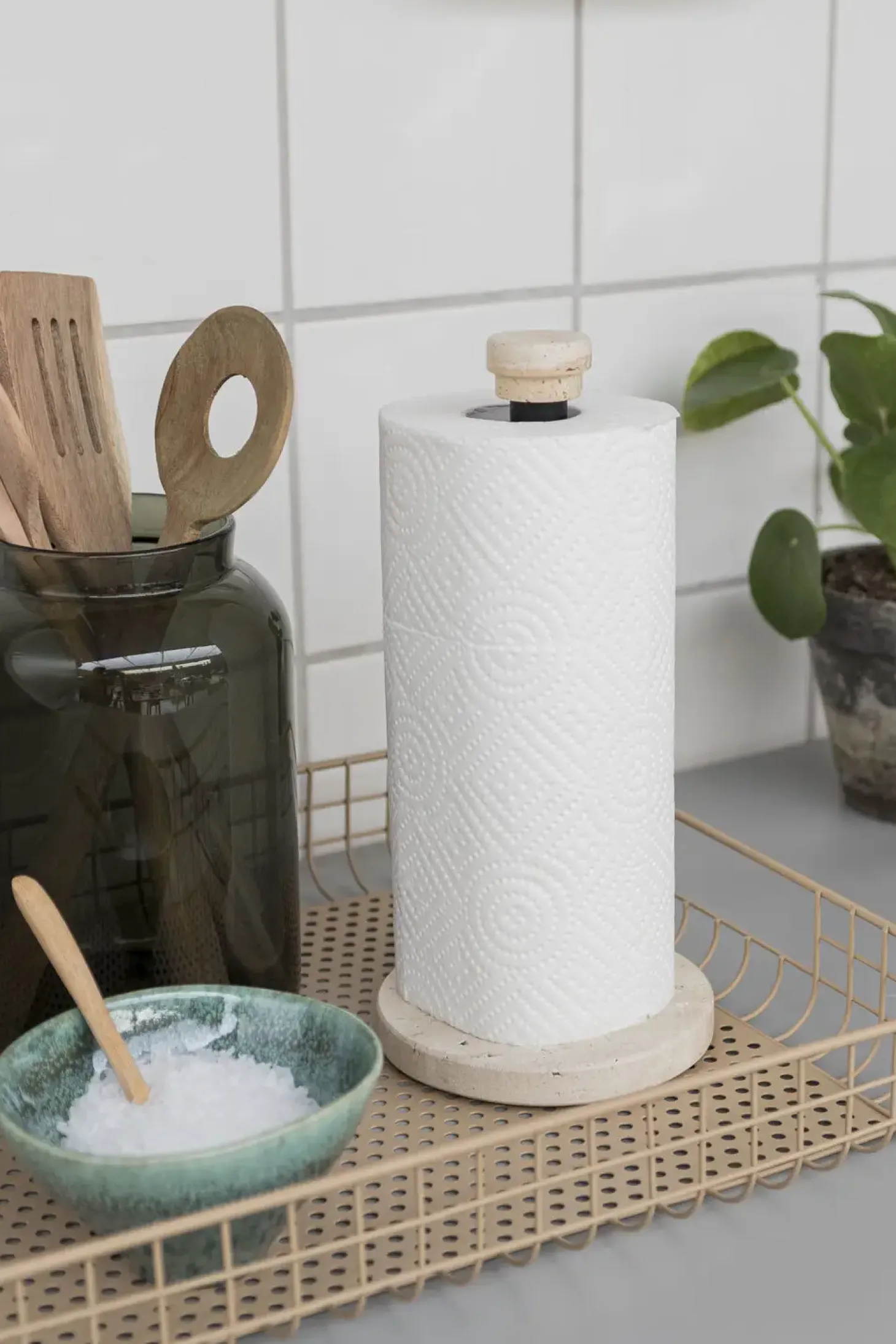 Mette Ditmer - TRAVERTINE kitchen roll holder - Linen