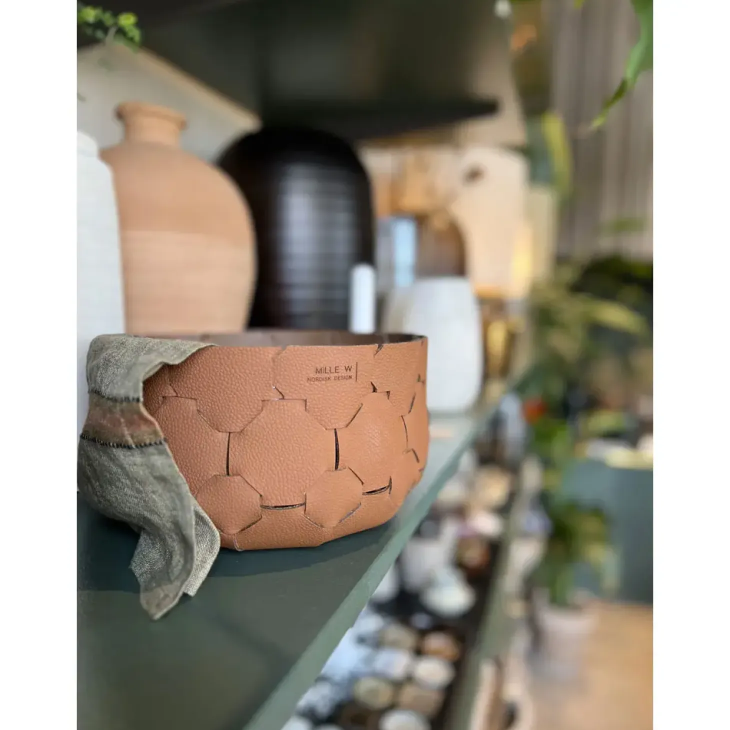 MiLLE W NORDISK DESIGN - Brødkurv - Cognac - Ø 24 cm